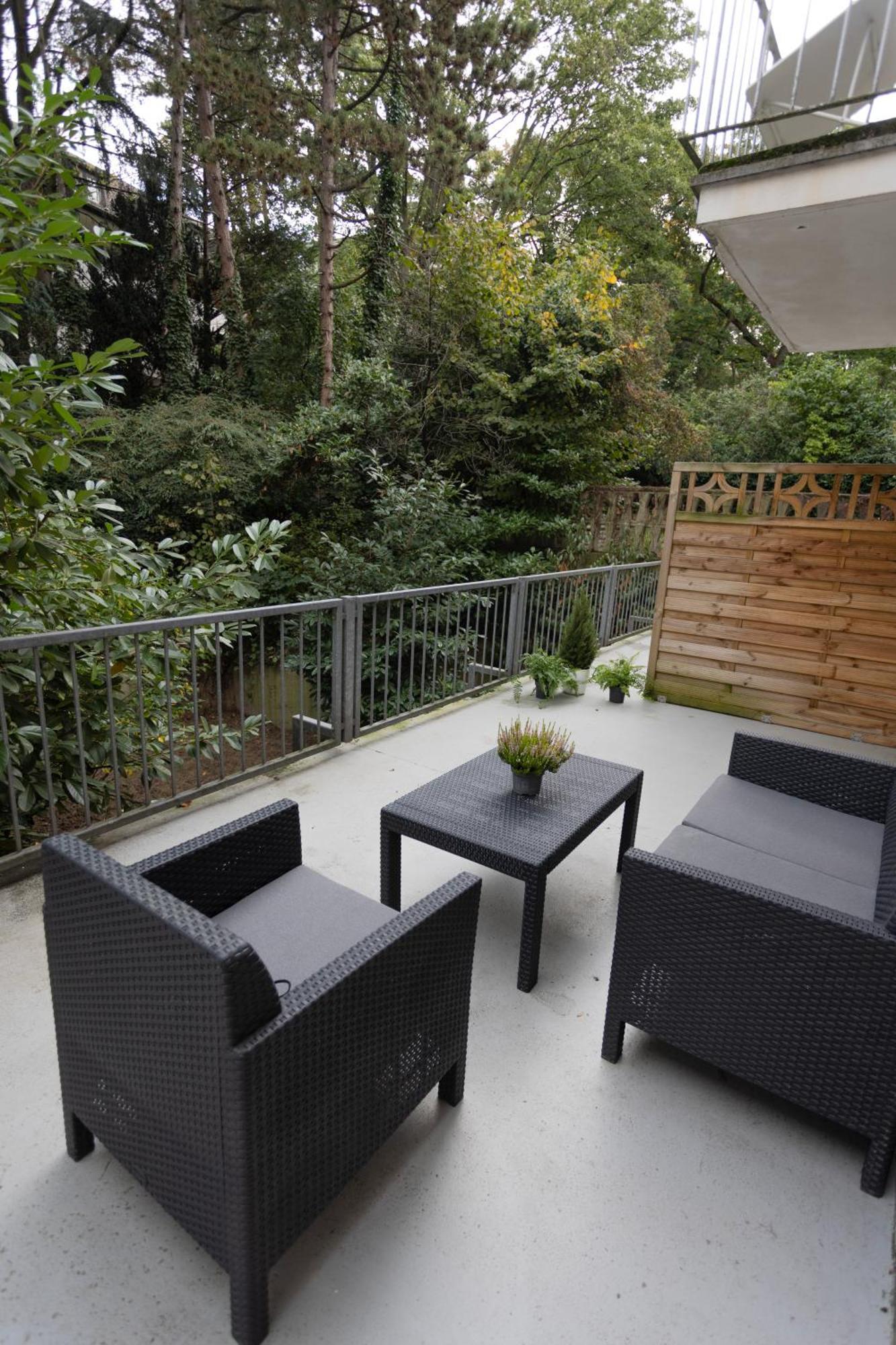 Central Apartment With Terrace And A Free Parking Дуйсбург Екстериор снимка