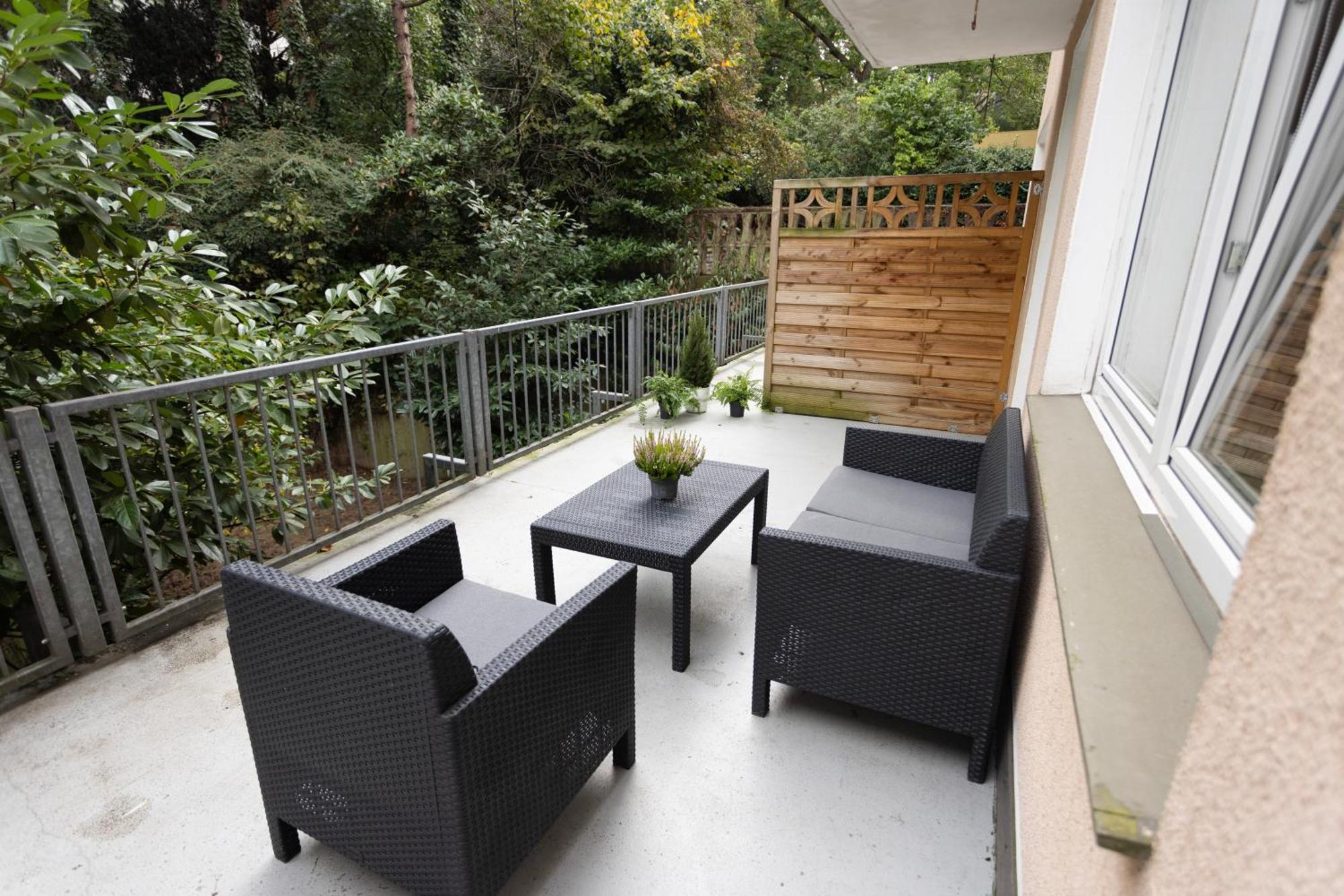 Central Apartment With Terrace And A Free Parking Дуйсбург Екстериор снимка