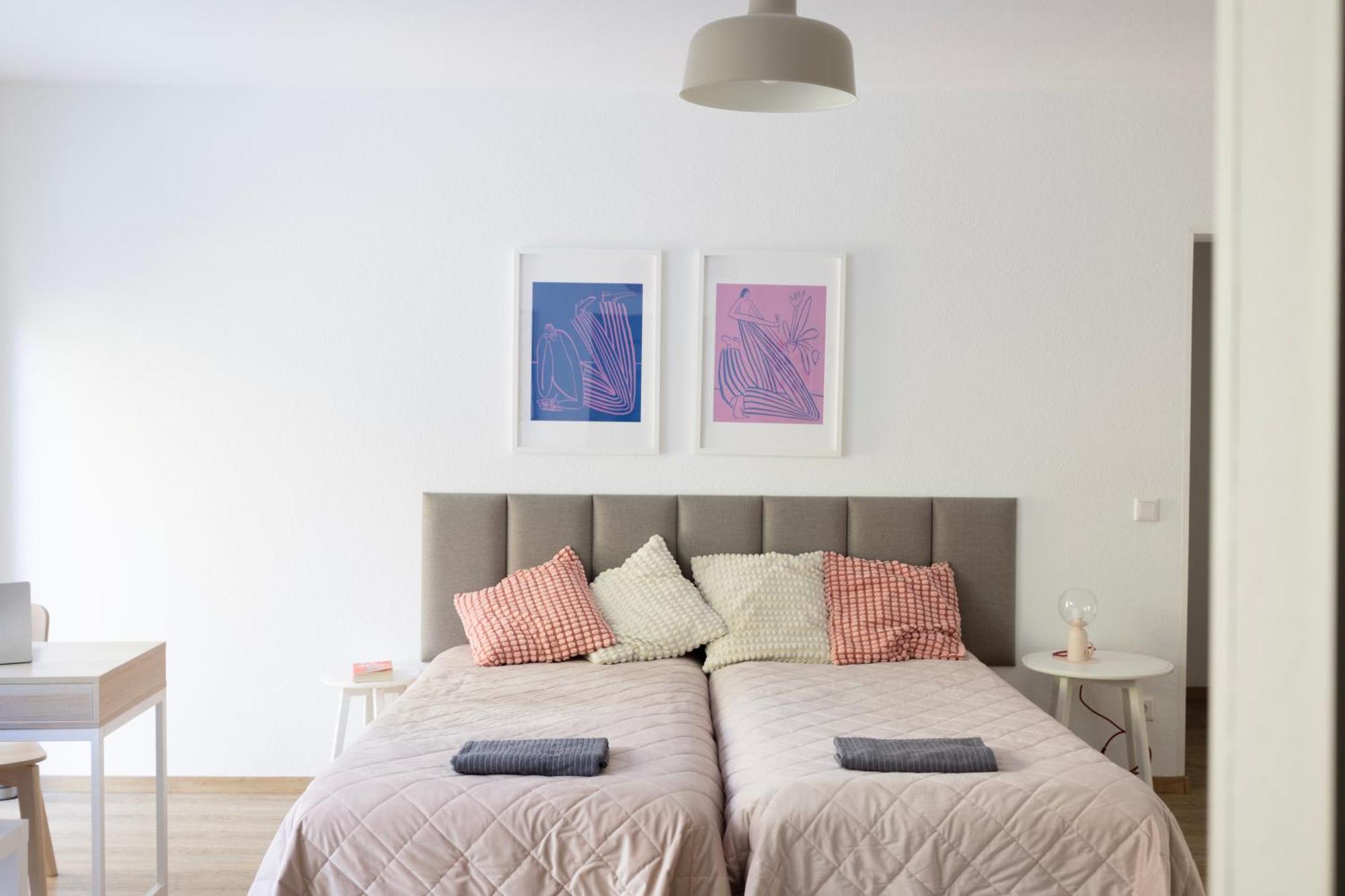 Central Apartment With Terrace And A Free Parking Дуйсбург Екстериор снимка